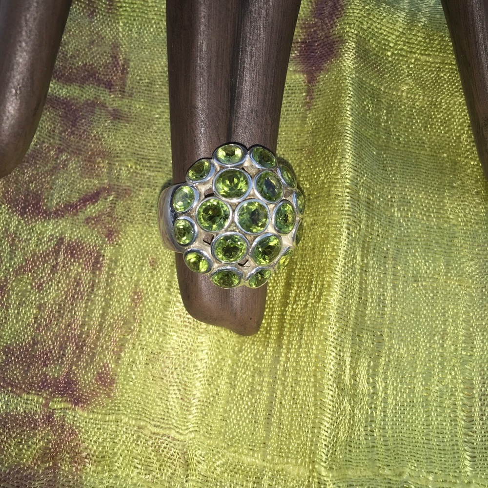 Gorgeous Multi-Stone Peridot Ring - Sz 9